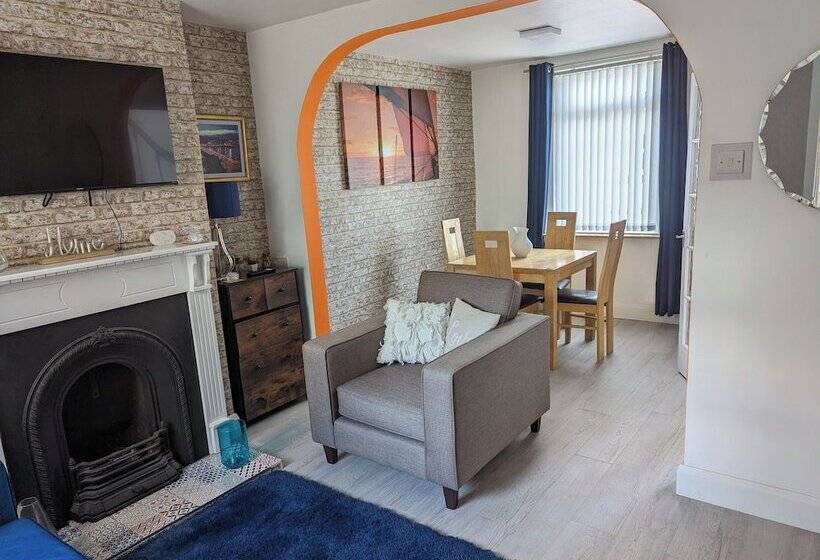 اقامتگاه Fantastic Location To Ebrington Sq And City Centre