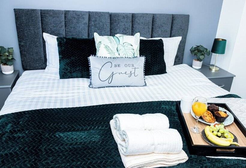 اقامتگاه Stunning 3bedroom Home Ideal For Long & Short Stay