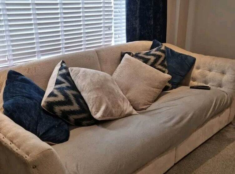 اقامتگاه Remarkable 3 Bed House In Chelmsford