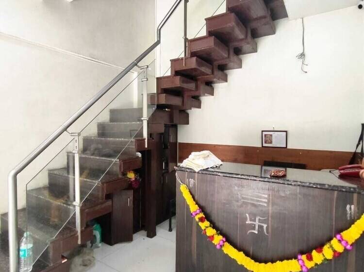 Otel Borivali Executive
