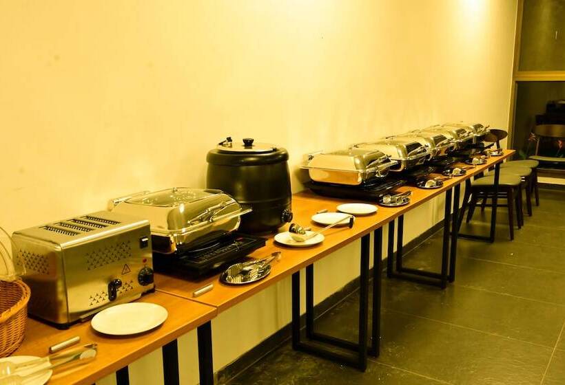 Отель Clarks Inn Express, Krs Road, Mysore