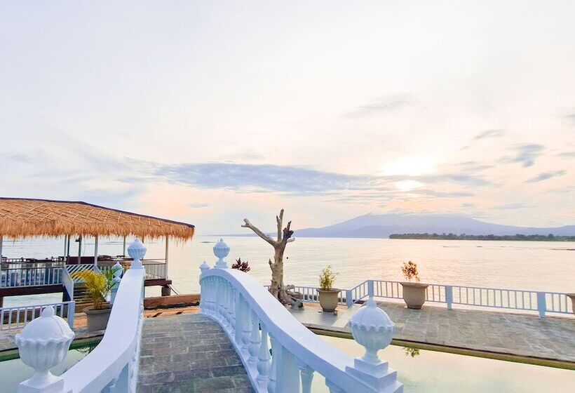 هتل Gili Beachfront Suites
