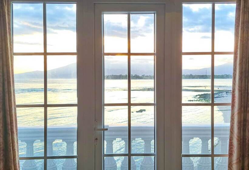 هتل Gili Beachfront Suites