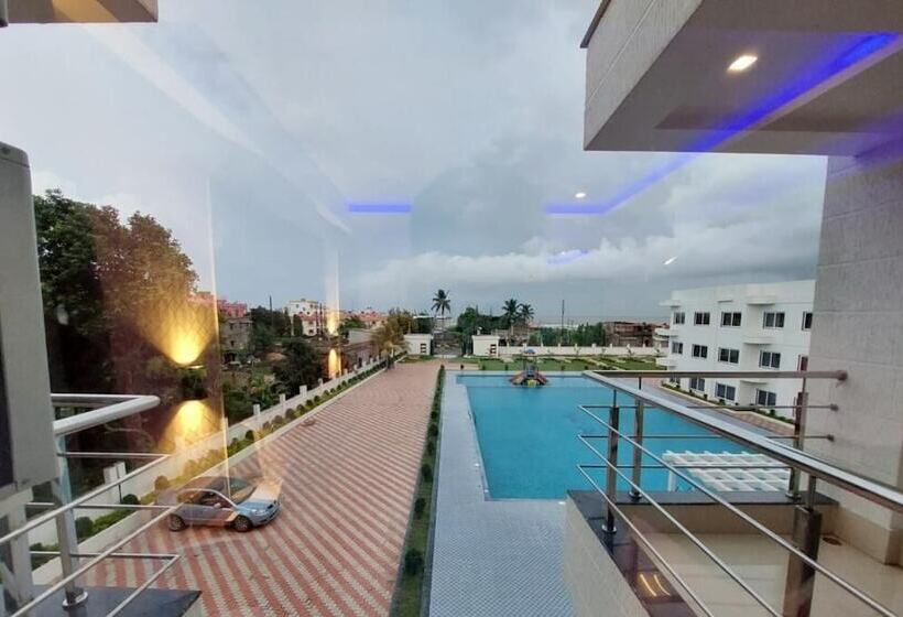 هتل Royal Gitanjali Resort &spa