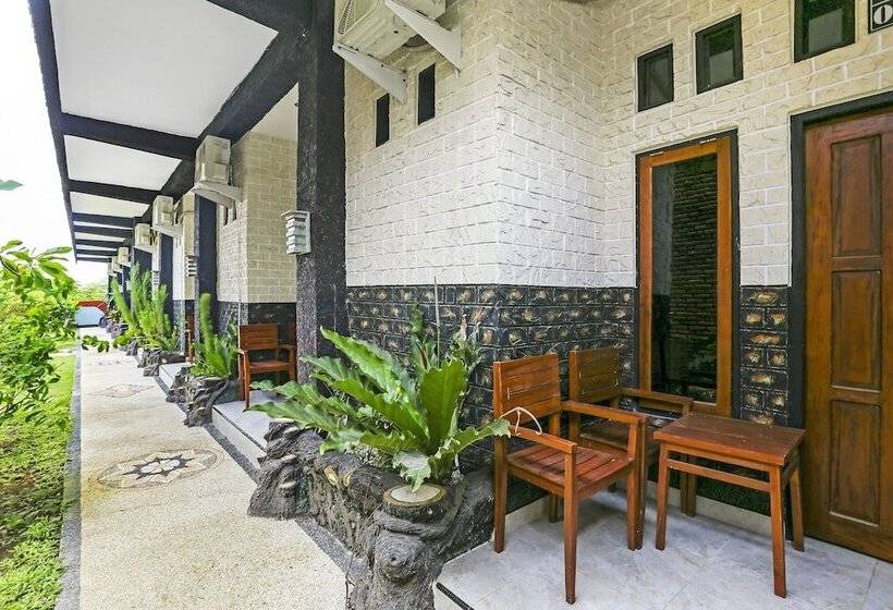 Отель Spot On 90882 Sari Homestay Near Garuda Wisnu Kencana