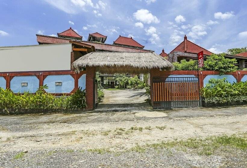 Отель Spot On 90882 Sari Homestay Near Garuda Wisnu Kencana