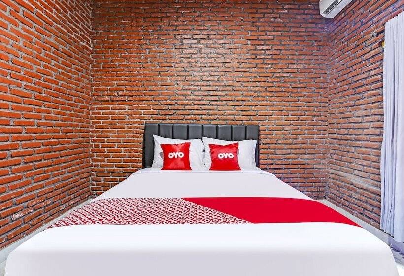 هتل Spot On 90882 Sari Homestay Near Garuda Wisnu Kencana