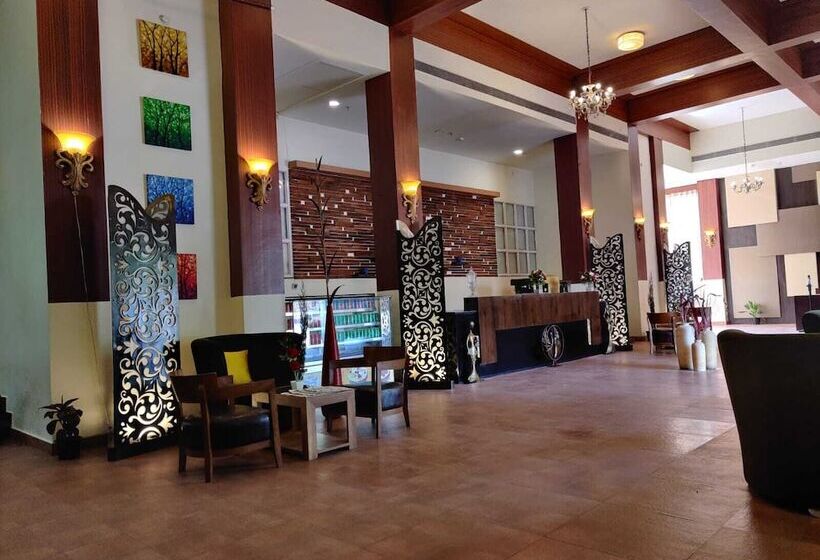 فندق The Grand Neelam