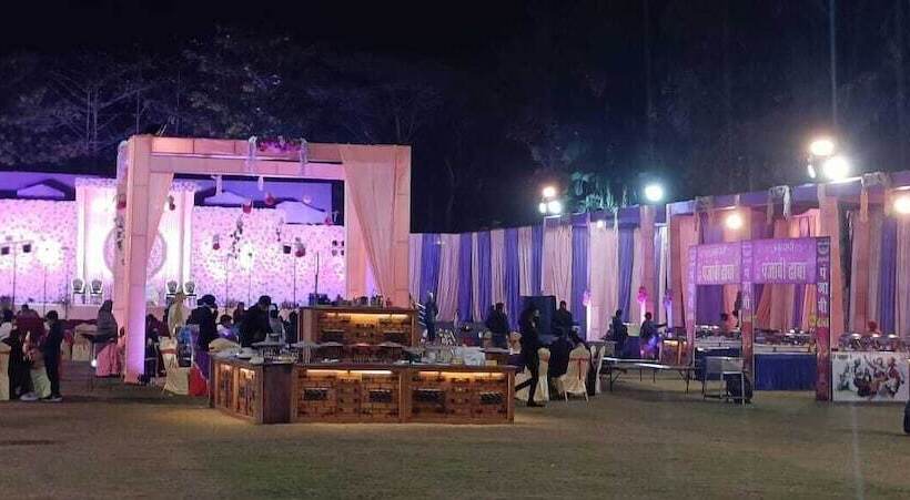 فندق The Grand Neelam