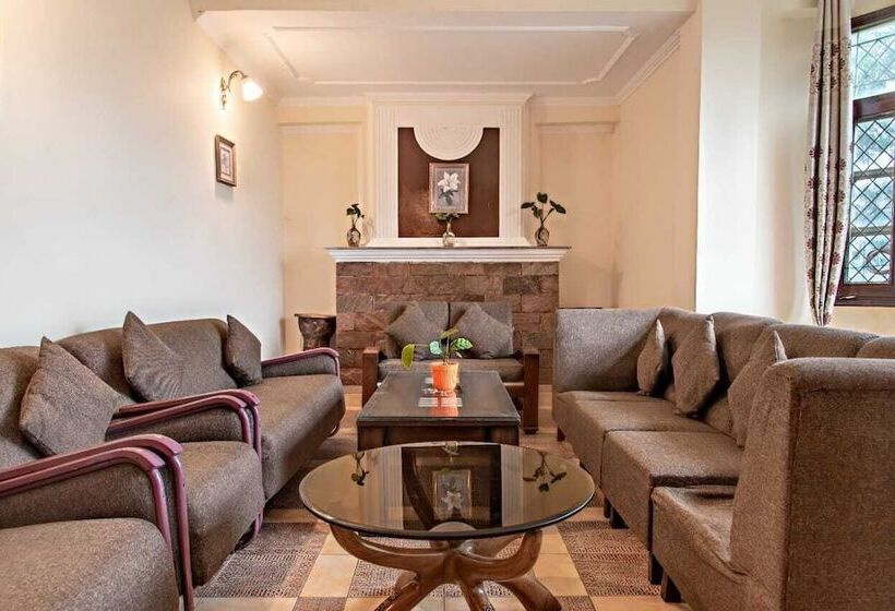 فندق The Party House