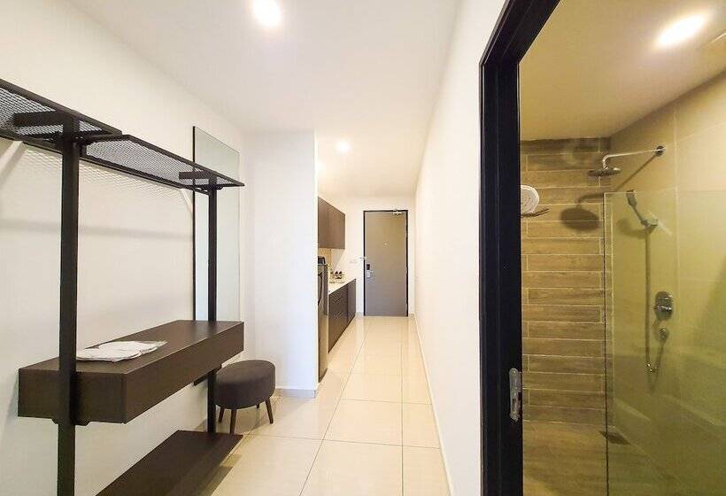 فندق The Straits Suites & Residences