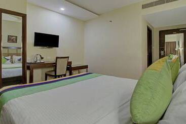 هتل Treebo Alankar Inn