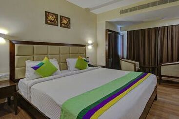 هتل Treebo Alankar Inn