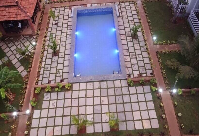 هتل White Truffle Resort