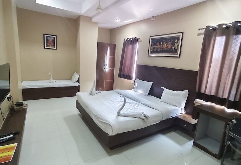 Kanha Hotel & Resort