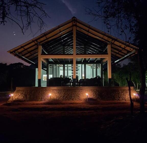 Отель Forest Edge Bungalow Wilpattu