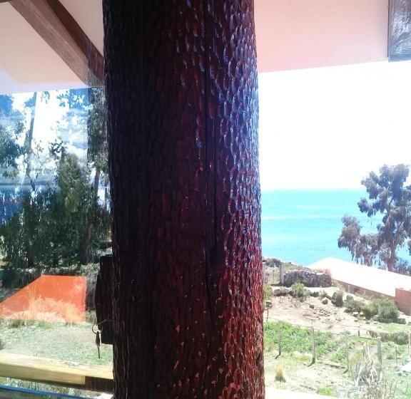هتل Hostal Quilla Wasi Isla Del Sol