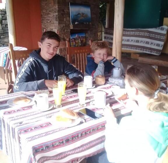 هتل Hostal Quilla Wasi Isla Del Sol