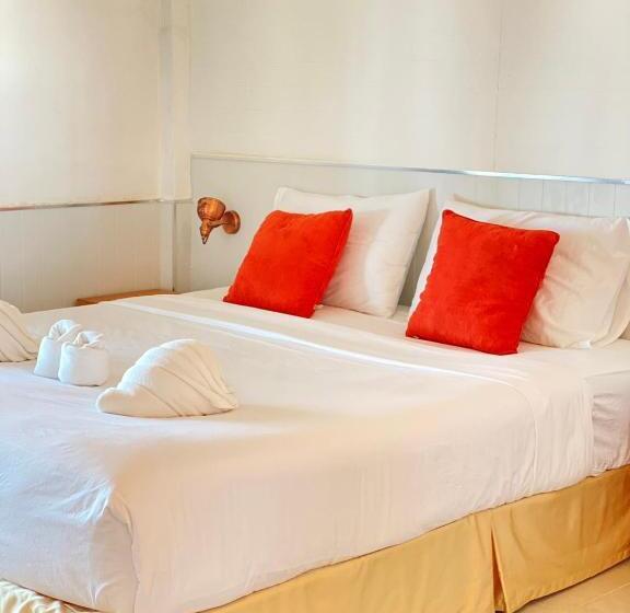 هتل Laemsing Natural Beach Resort