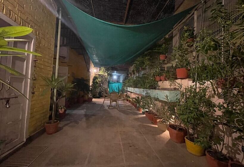 בית מלון כפרי Ratnakar Bhawan