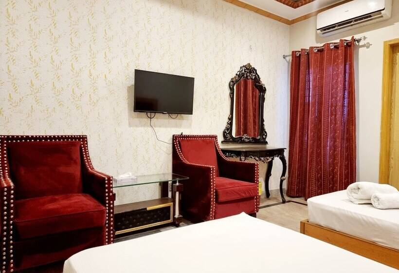 هتل Royal Pakeeza