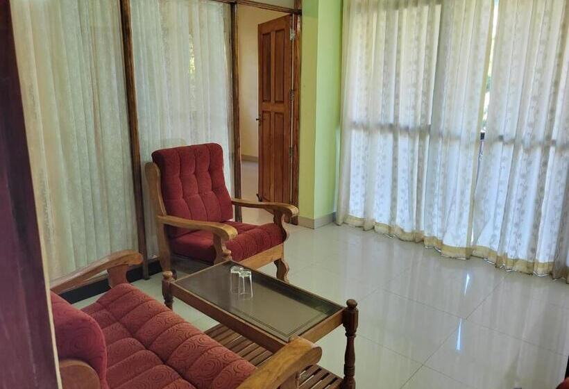 ホテル Sea Star Beach Resort Kovalam