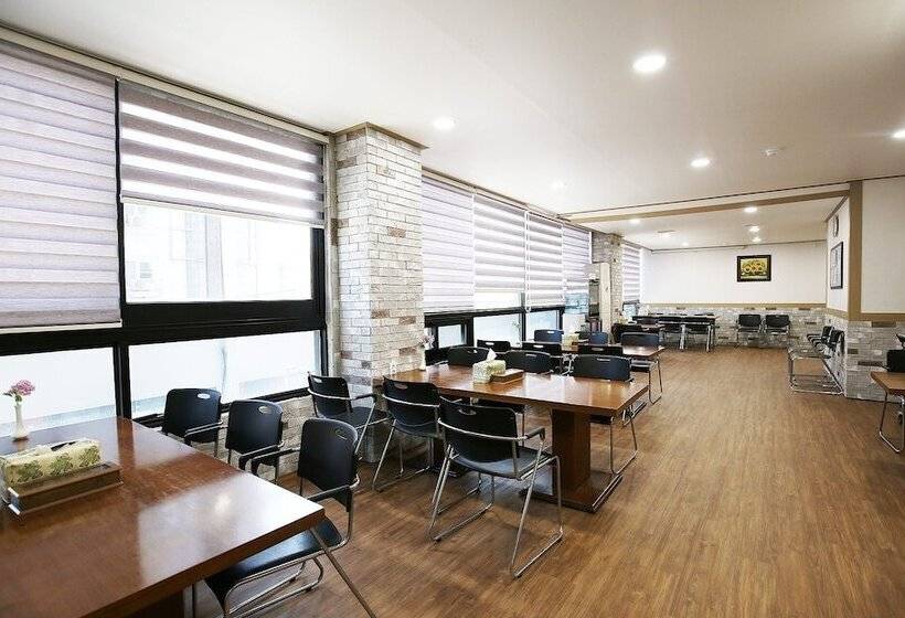 Мотель Gongju Hotel Geumgang