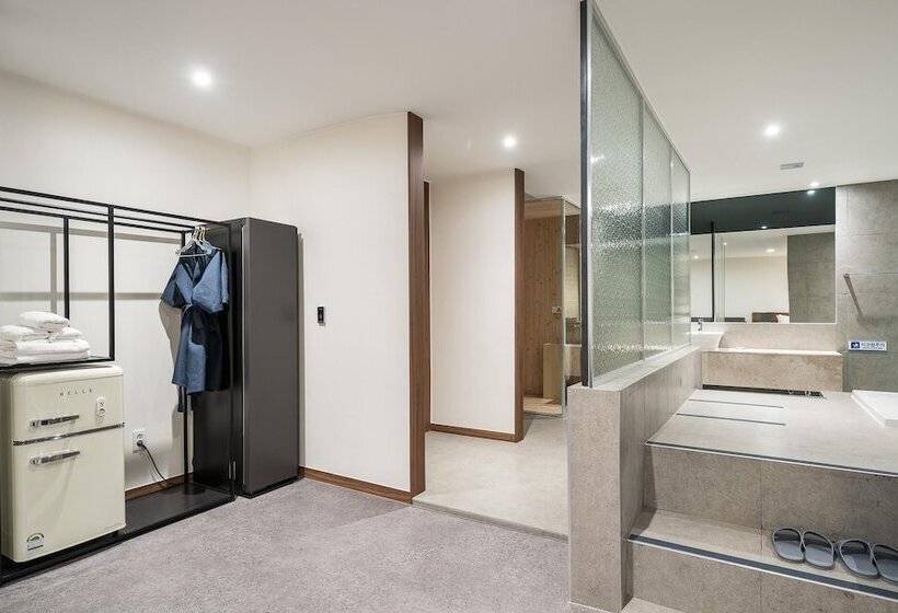 Мотель Suwon Guundong Hotel And