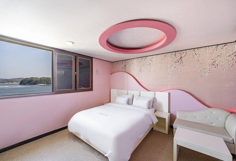 فندق على الطريق Tongyeong Rock