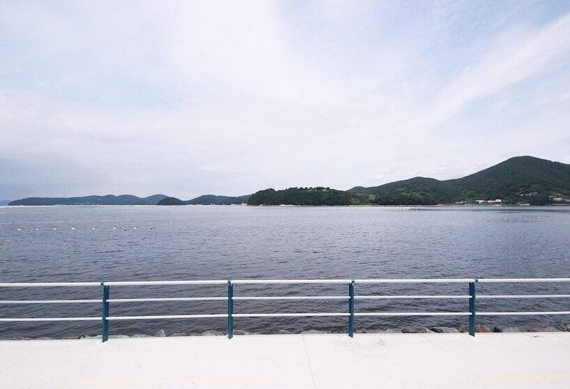 فندق على الطريق Tongyeong Rock