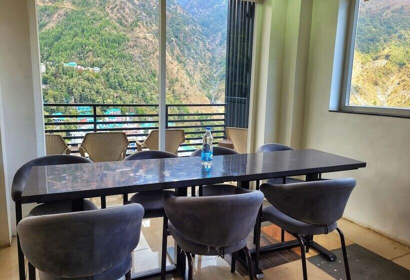 Rr Hotel & Resort