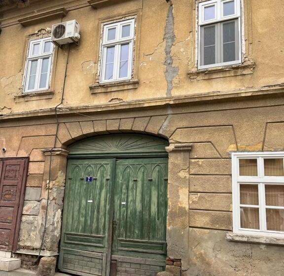Jacky Hostel 6