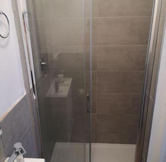 Bed and Breakfast Camera E Bagno Privato A 3 Minuti Dalla Stazione