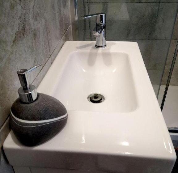 Bed and Breakfast Camera E Bagno Privato A 3 Minuti Dalla Stazione