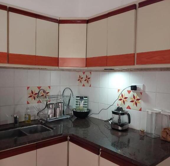 تختخواب و صبحانه Maily Guest House