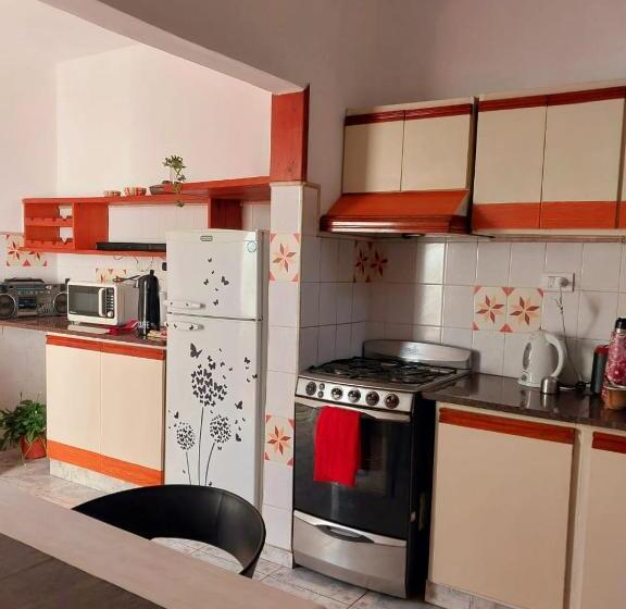تختخواب و صبحانه Maily Guest House