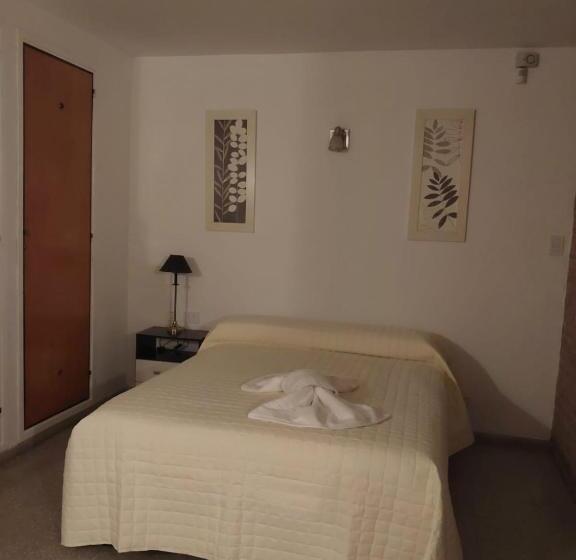 تختخواب و صبحانه Maily Guest House