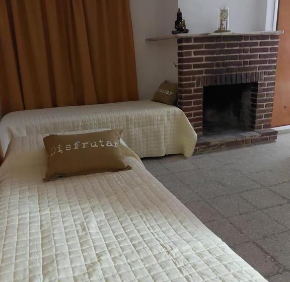 تختخواب و صبحانه Maily Guest House