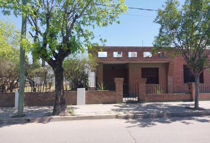 تختخواب و صبحانه Maily Guest House