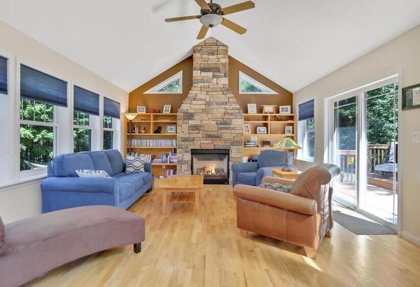 مبيت وإفطار Moondance Ridge Suites