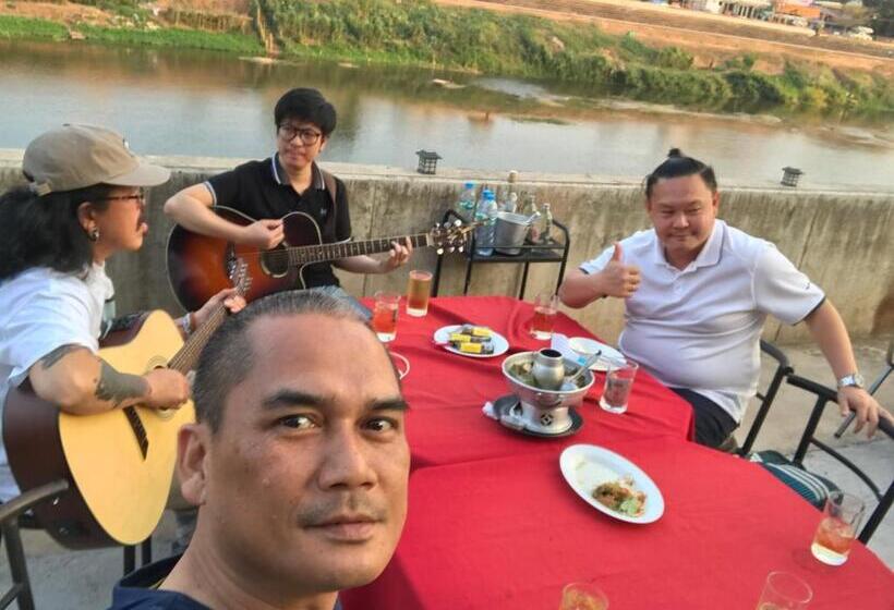 فندق Good View Nan Restaurant &