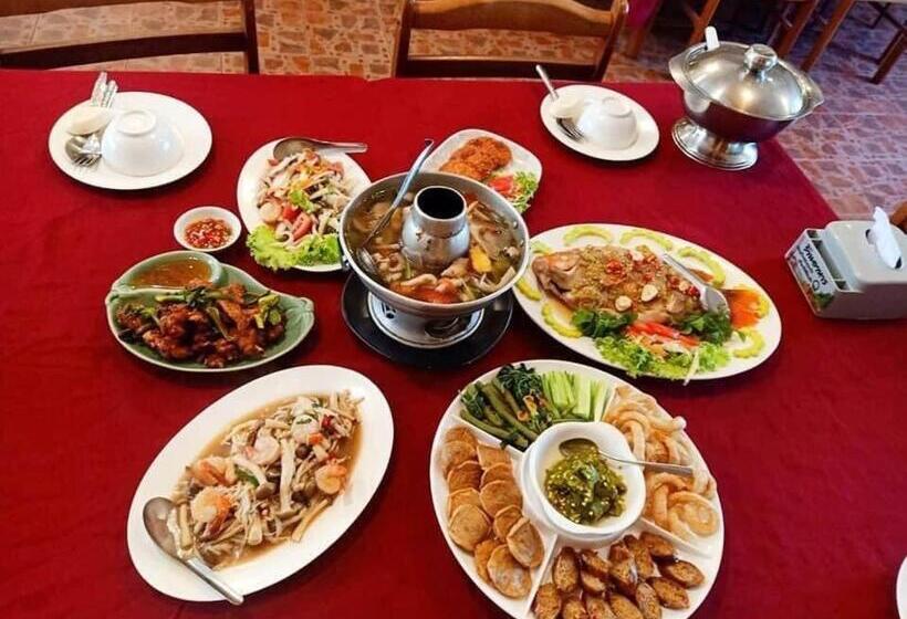فندق Good View Nan Restaurant &