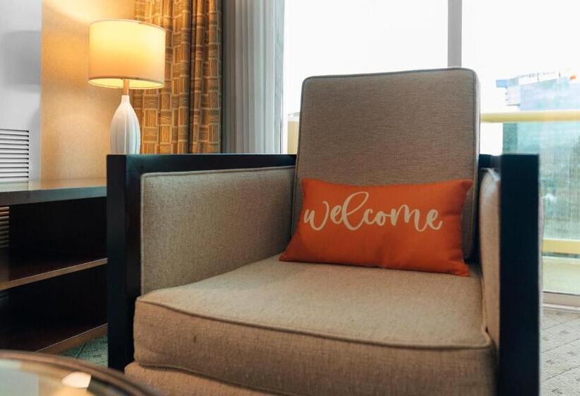 هتل Lucky Gem Penthouse & Luxury Suites At Signature Resort, Balcony Strip View 2605