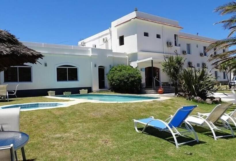 هتل Mesón Do Vento