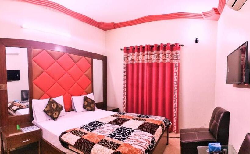 The Family Hotel In Karachi