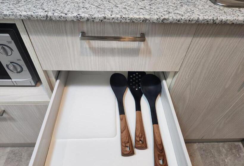 La Grande Residence 10th Floor Deluxe Unit