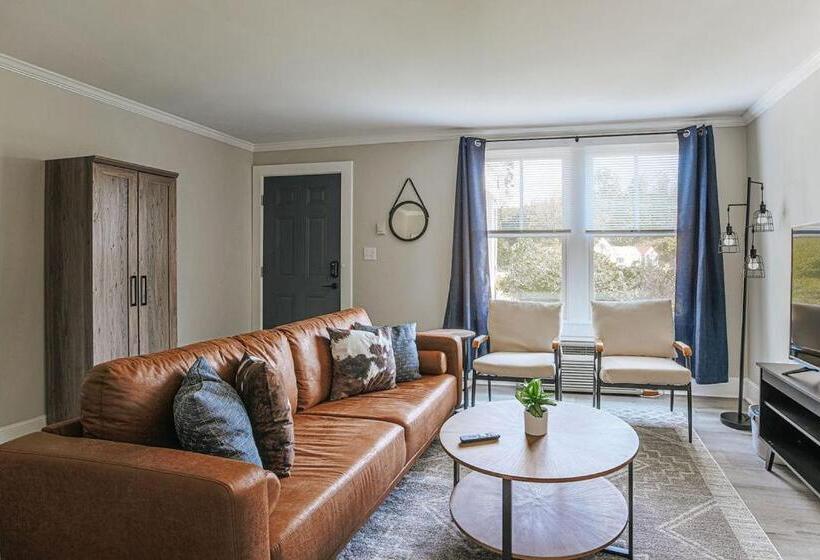 汽车旅馆  Camp Tidbit