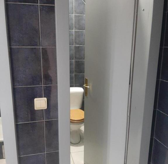 پانسیون Saradis