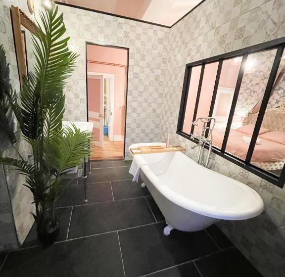 مبيت وإفطار Chateau Bourgeoisie