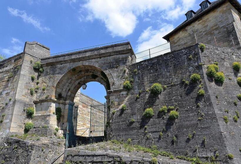 مبيت وإفطار Chateau Bourgeoisie